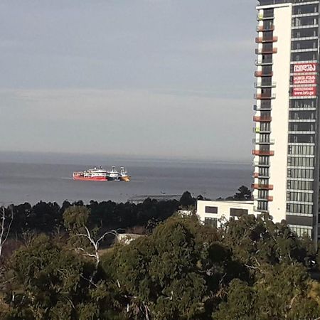דירות באטומי Apartament With Sea View מראה חיצוני תמונה