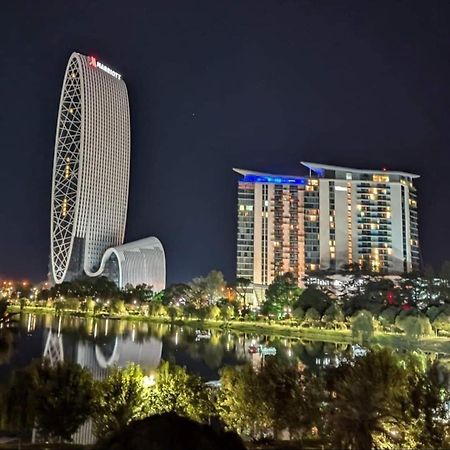 דירות באטומי Apartament With Sea View מראה חיצוני תמונה
