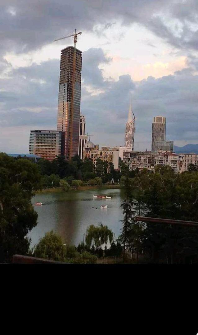 דירות באטומי Apartament With Sea View מראה חיצוני תמונה