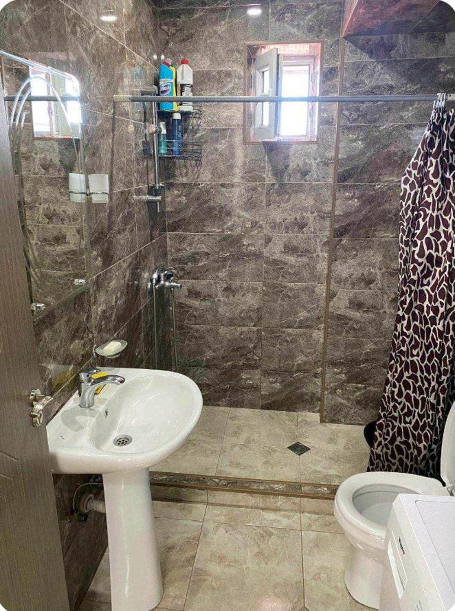 דירות באטומי Apartament With Sea View חדר תמונה