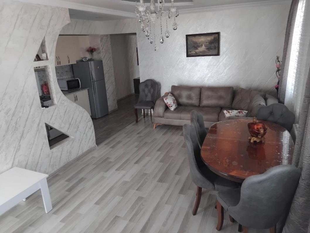 דירות באטומי Apartament With Sea View מראה חיצוני תמונה